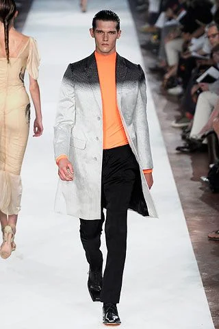 Look 18